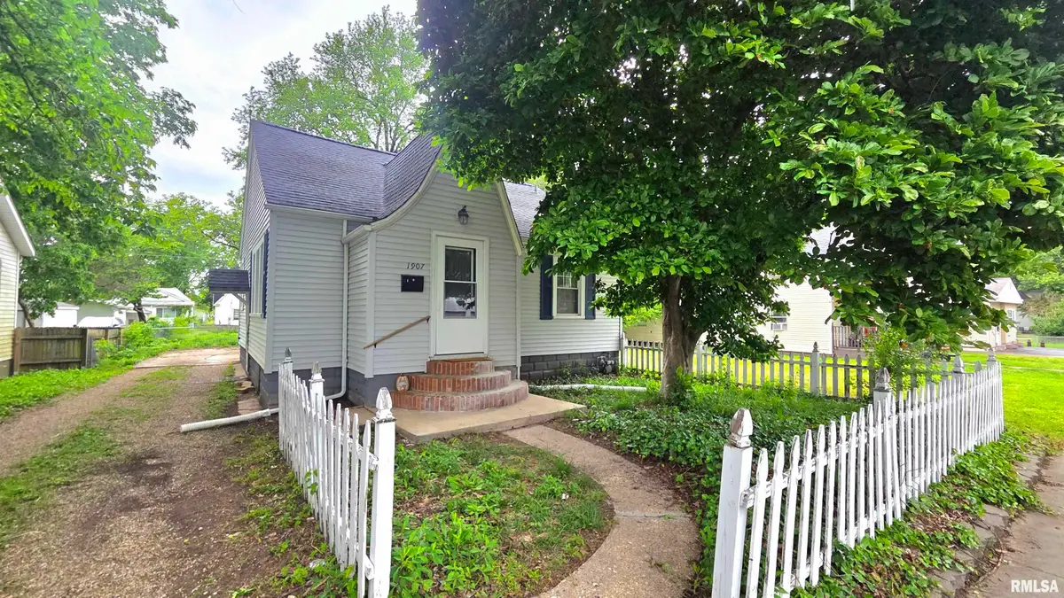 1907 N 10th Street, Springfield, IL 62702 - #1