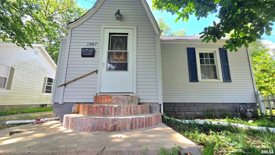 1907 N 10th Street, Springfield, IL 62702 - #2