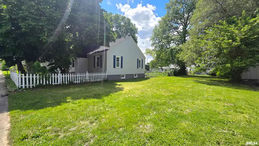 1907 N 10th Street, Springfield, IL 62702 - #3