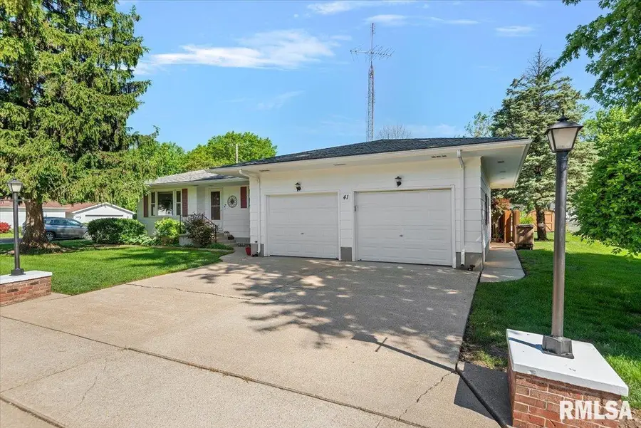 41 W South Street, Divernon, IL 62530 - #2