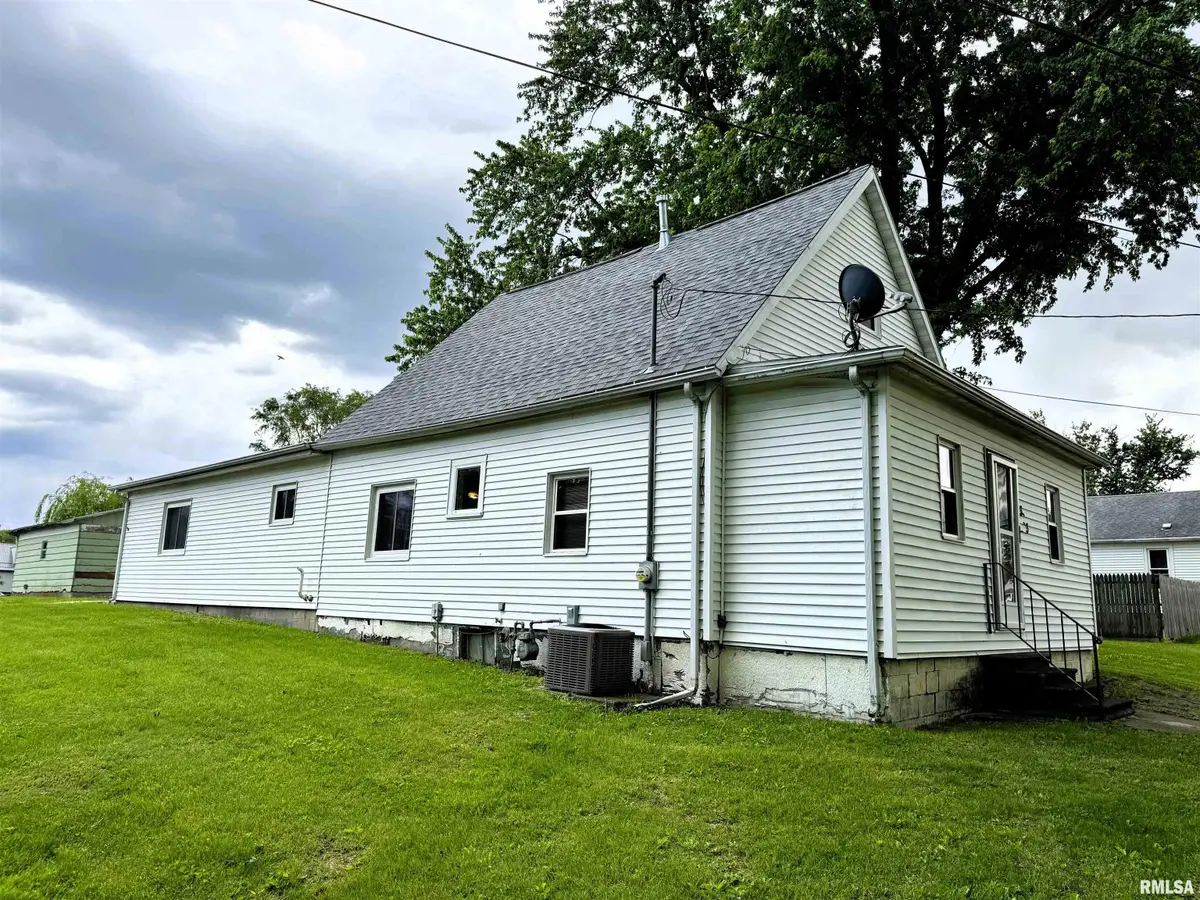 313 Central Avenue, Saint David, IL 61563 - #1