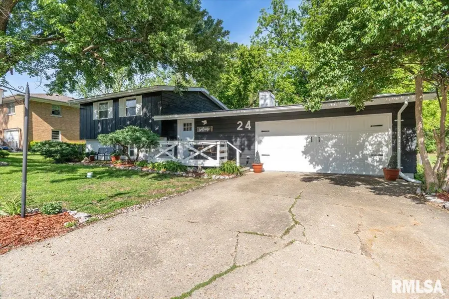 24 Sunnyside Drive, Springfield, IL 62702 - #3