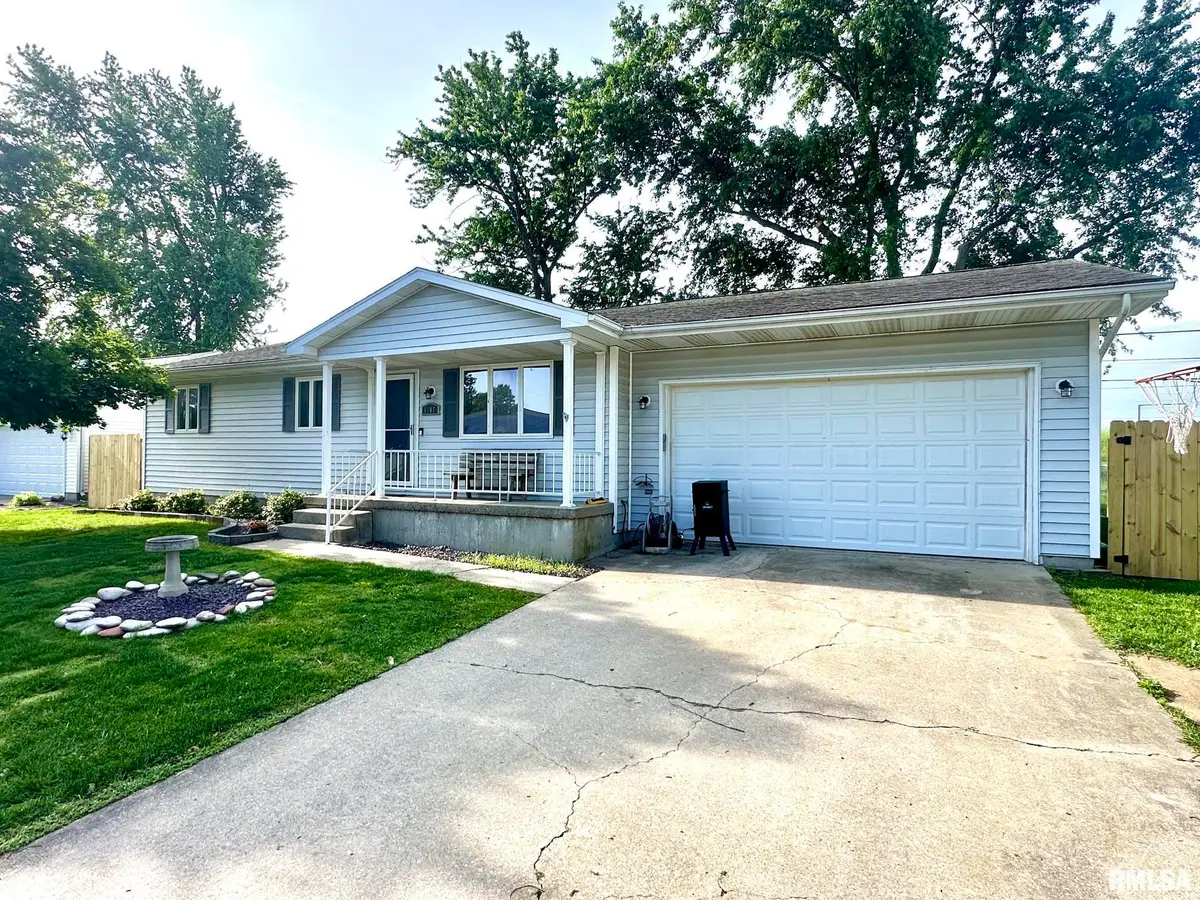 1107 W Hall Drive, Jacksonville, IL 62650 - #1