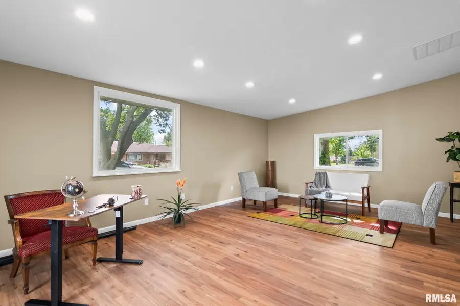 1625 W Vernon Avenue, Springfield, IL 62704 - #2