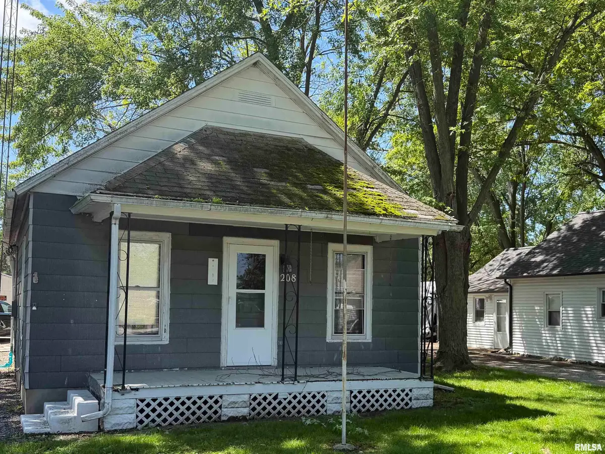 208 E Ebony Street, Thayer, IL 62615 - #1