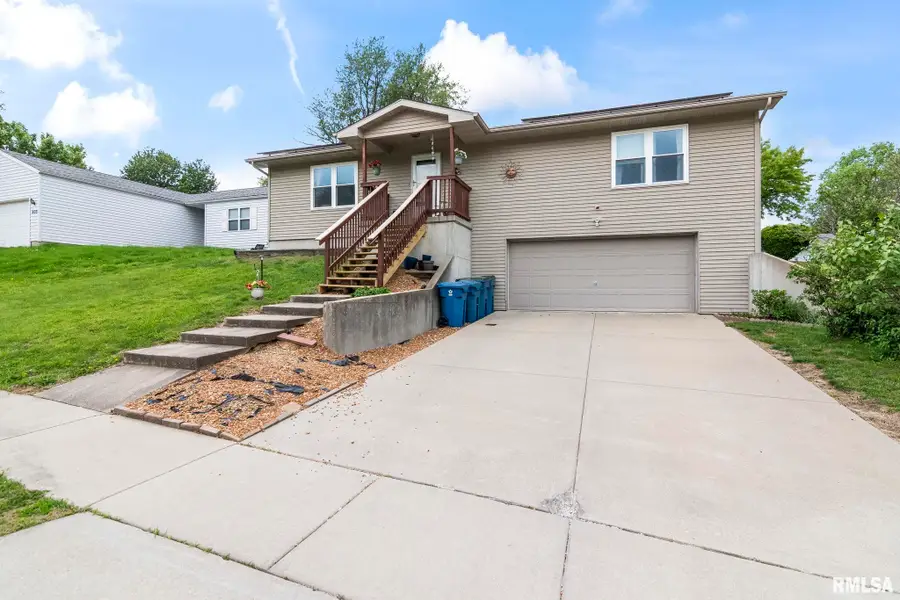 909 Helene Street, Springfield, IL 62702 - #3