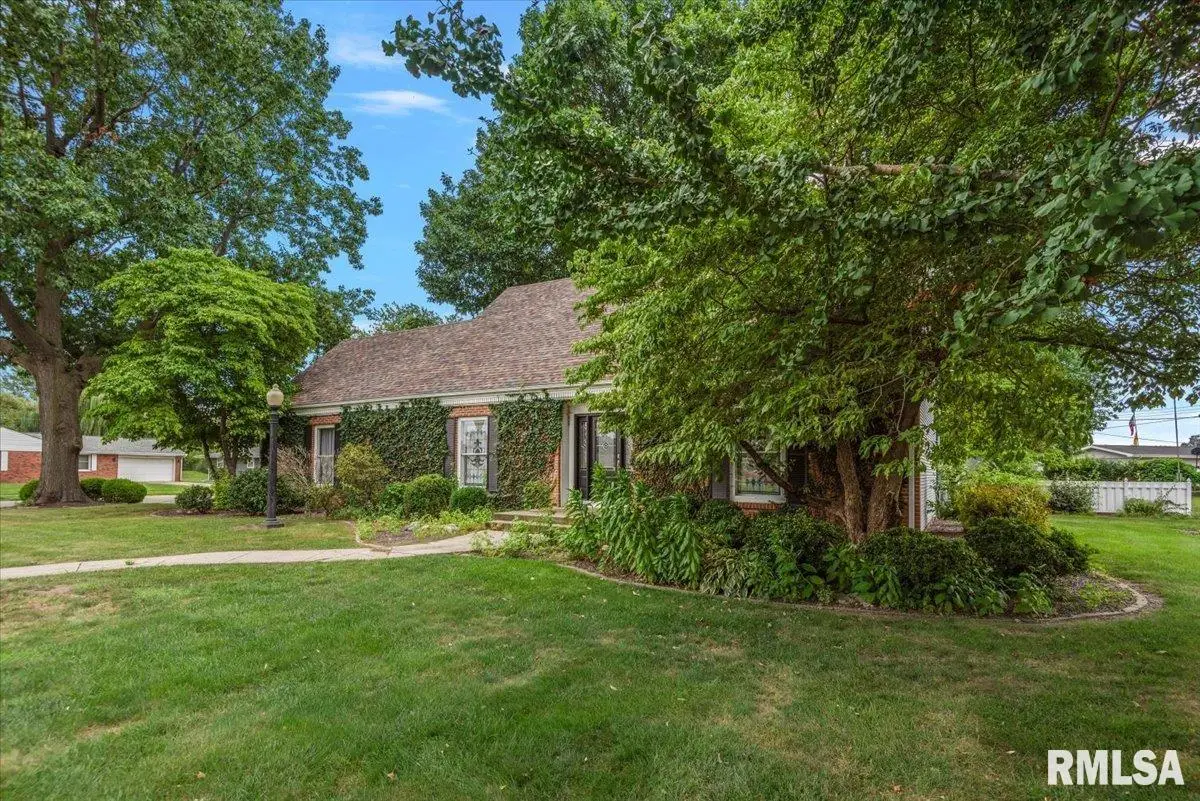 600 Samuel Street, Taylorville, IL 62568 - #1