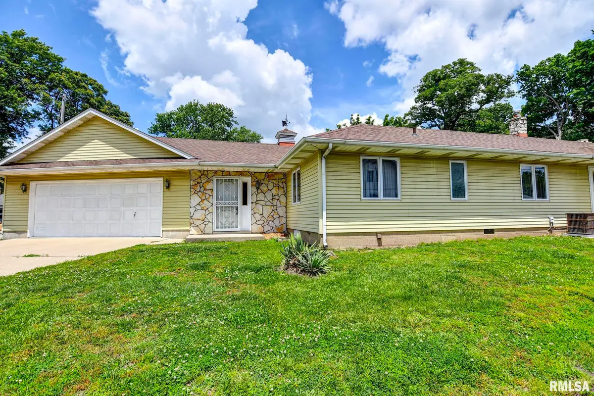 505 N Cherokee Street, Taylorville, IL 62568 - #1
