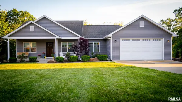 514 S Barn Hollow Drive, Athens, IL 62613