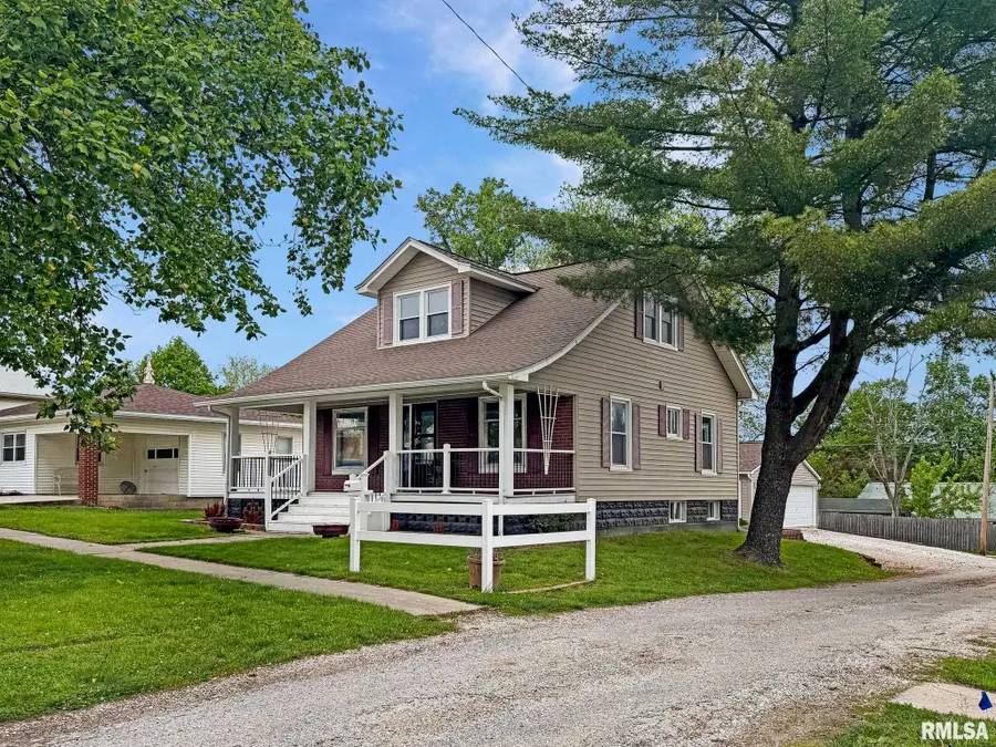 109 E North Street, Mount Sterling, IL 62353 - #2