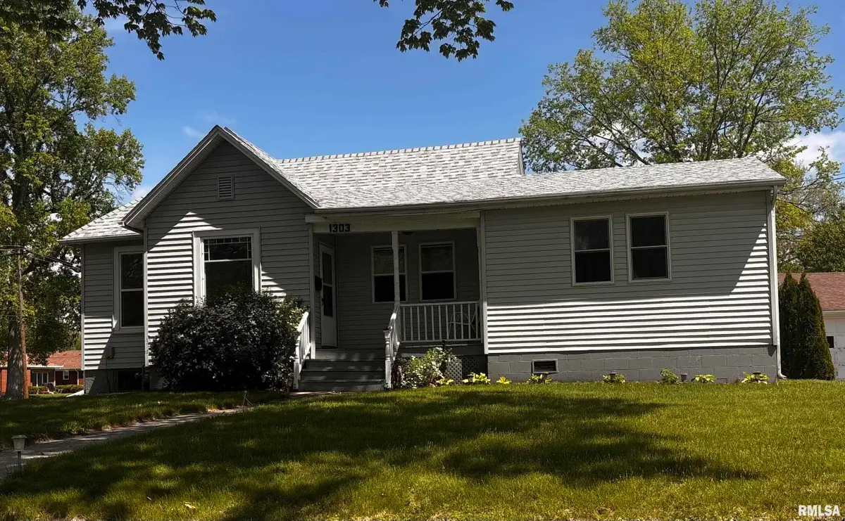 1303 N Kellogg Street, Galesburg, IL 61401 - #1