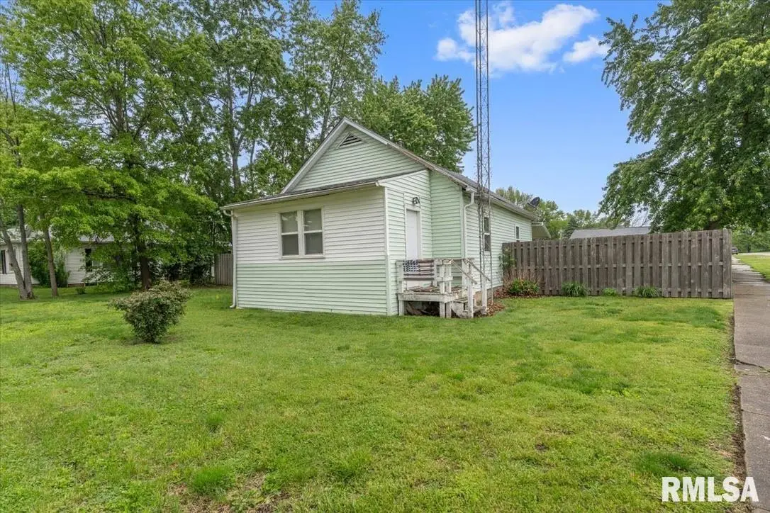 413 Elm Street, Thayer, IL 62689 - #1