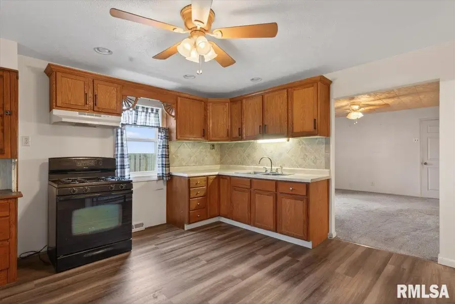 413 Elm Street, Thayer, IL 62689 - #3