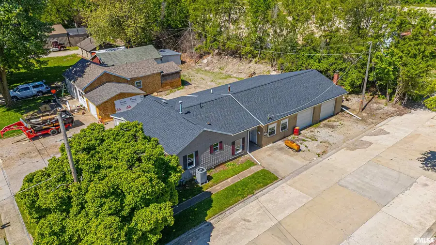 703 S Kickapoo Street, Lincoln, IL 62656 - #2