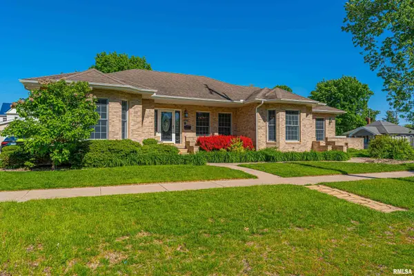 606 N Monroe Street, Clinton, IL 61727