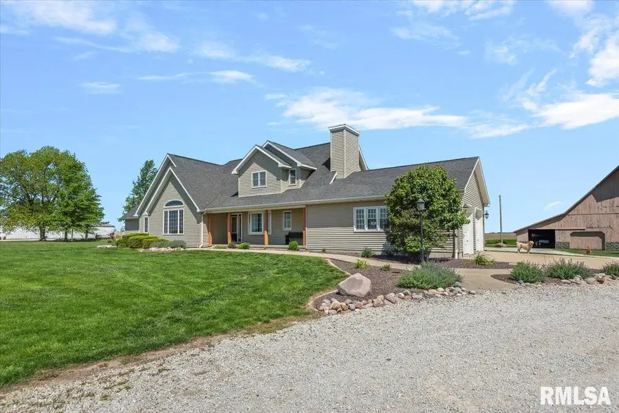 20205 N 20th Avenue, Nokomis, IL 62075 - #2