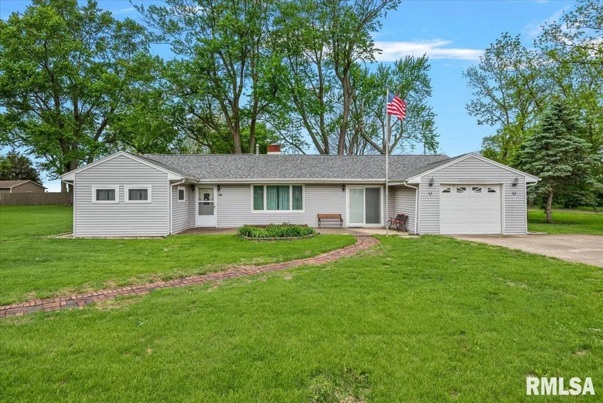 407 Lewis Drive, Dawson, IL 62520 - #1