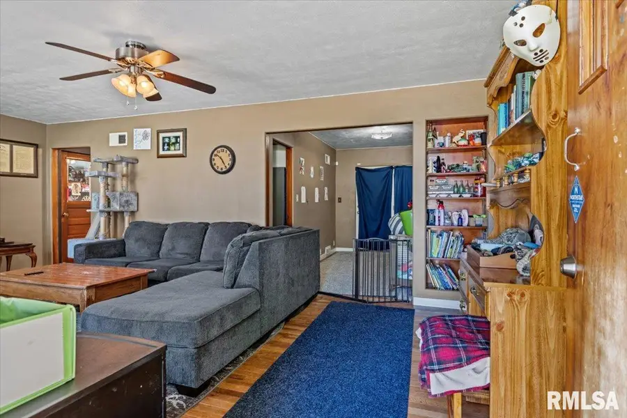 3240 E Enos Avenue, Springfield, IL 62702 - #2