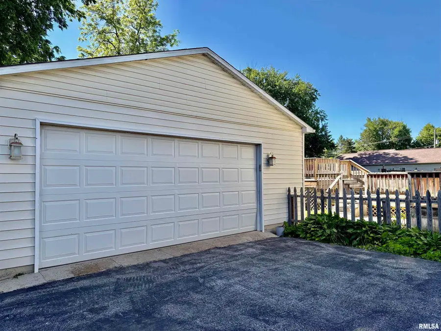 717 Pearl Street, Jacksonville, IL 62650 - #2