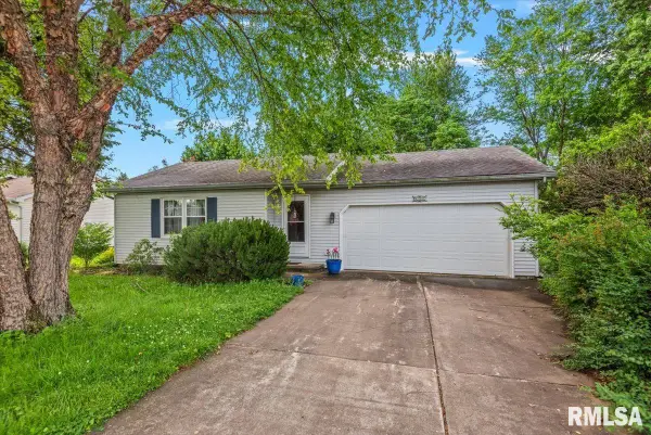 400 E Lynwood Drive, Athens, IL 62613