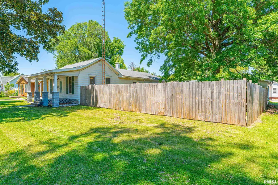 636 4th Street, Lincoln, IL 62656 - #3