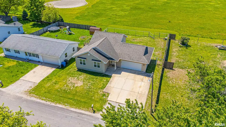 12 Elizabeth Court, Elkhart, IL 62634 - #3
