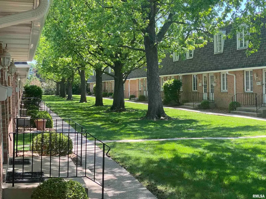 900 S Durkin Drive #12, Springfield, IL 62704 - #2