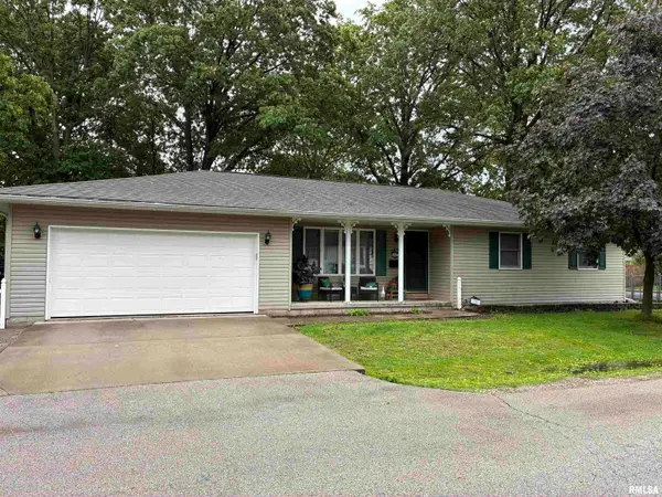 701 E Esther Street, Taylorville, IL 62568