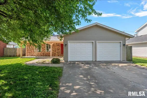 1213 Pine Lane, Auburn, IL 62615