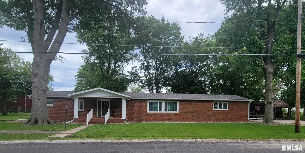 559 S Spruce Street, Nokomis, IL 62075 - #1