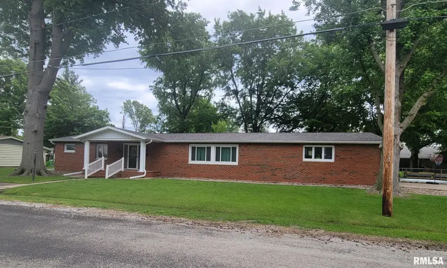 559 S Spruce Street, Nokomis, IL 62075 - #2