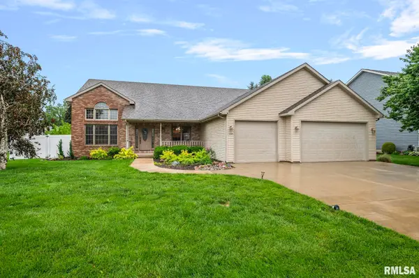 228 Manor Hill Drive, Chatham, IL 62629