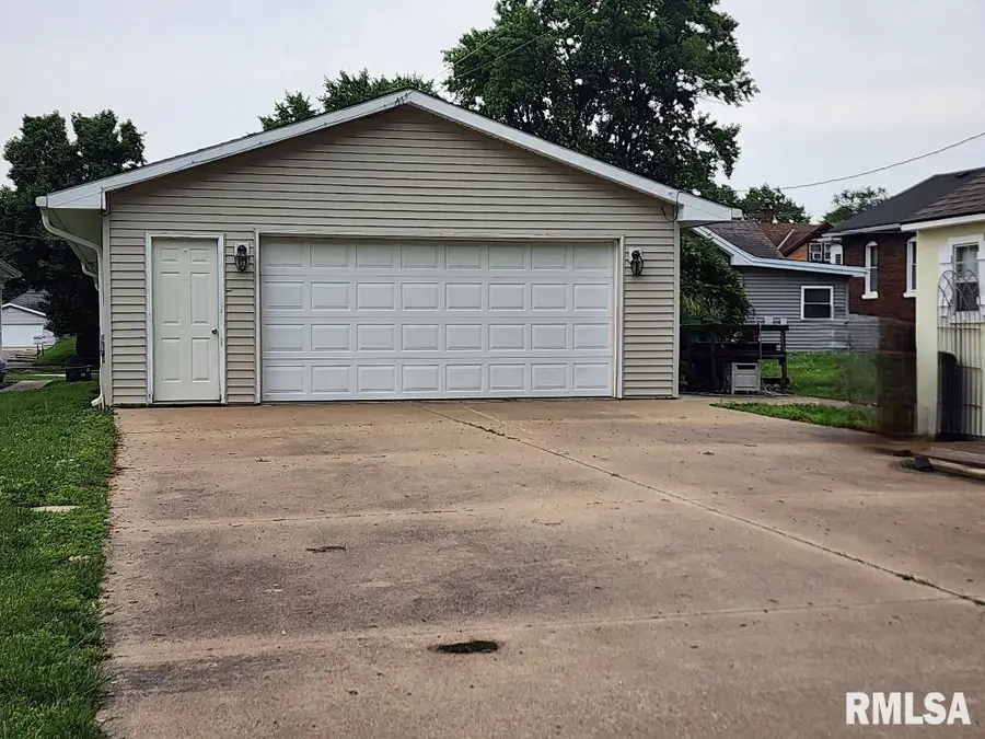 2716 College Avenue, Quincy, IL 62301 - #2