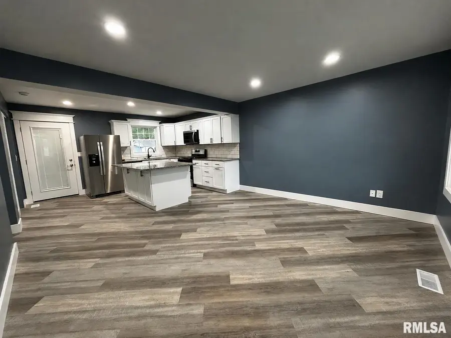 209 S Lewis Street, Blue Mound, IL 62513 - #3