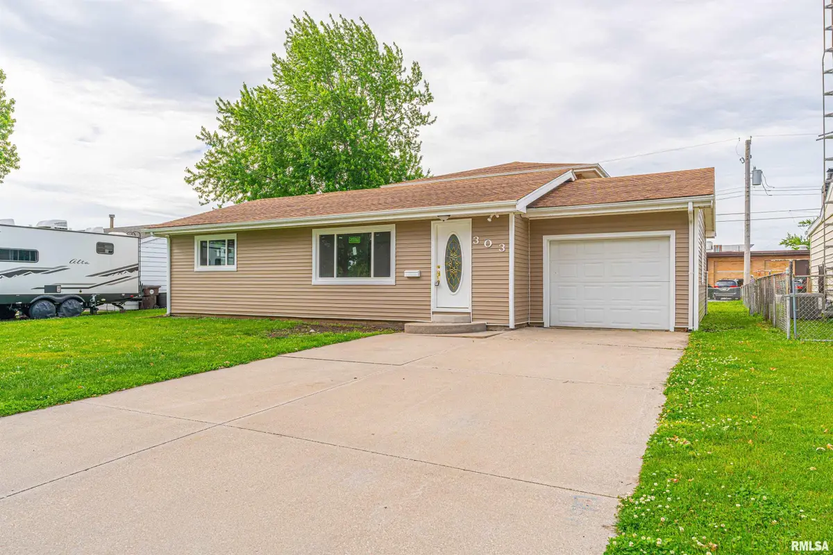 303 Nugent Place, Lincoln, IL 62656 - #1