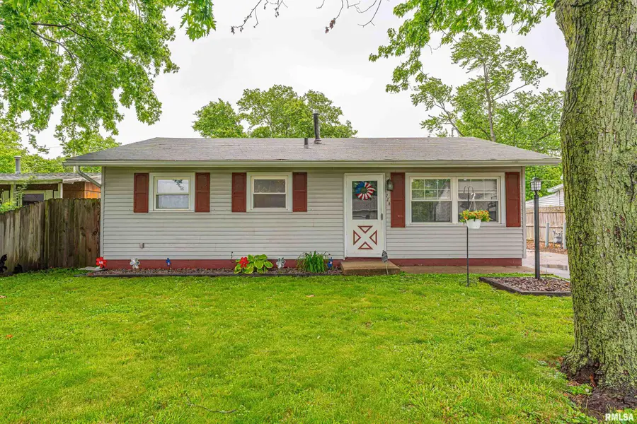 728 Bryan Avenue, Lincoln, IL 62656 - #2