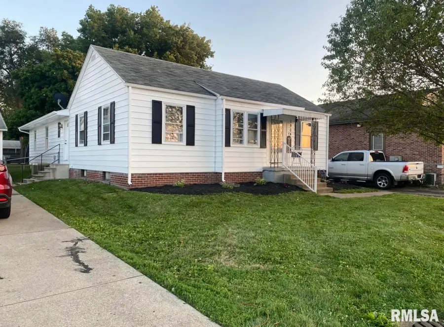 1904 E Sangamon Avenue, Springfield, IL 62702 - #2