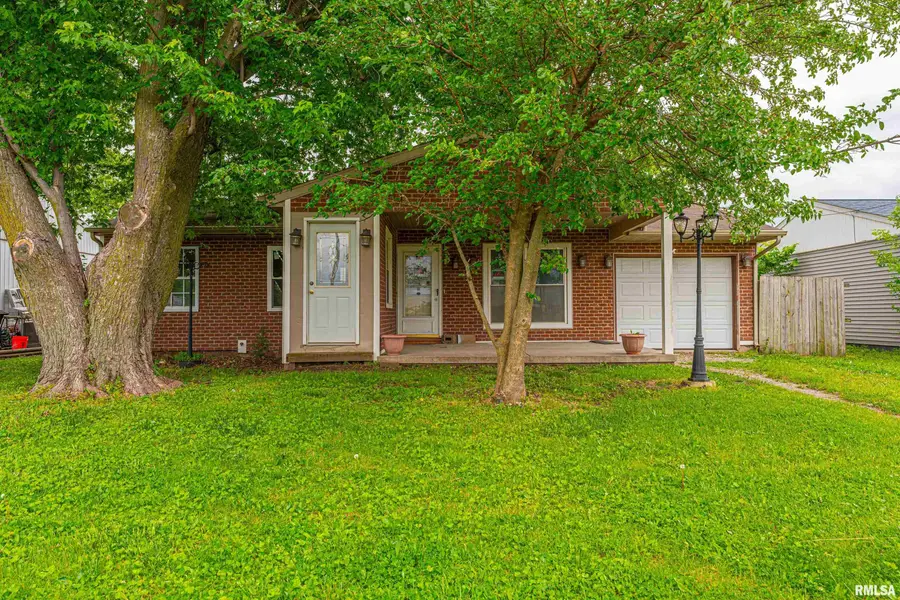 1213 Short 11th Street, Lincoln, IL 62656 - #2