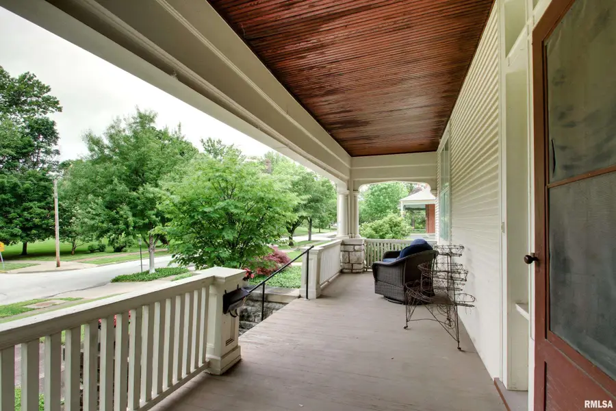 215 S 16th Street, Quincy, IL 62301 - #2