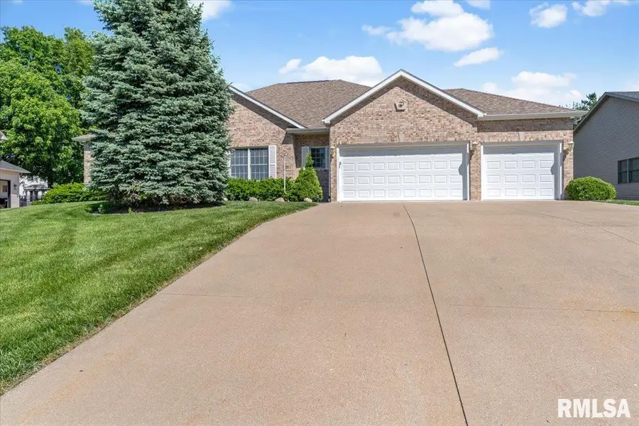 114 Heatherstone Drive, Chatham, IL 62629 - #3