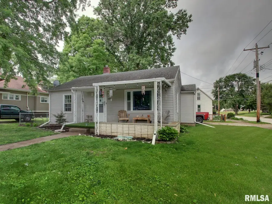 1431 N 6th Street, Quincy, IL 62301 - #2