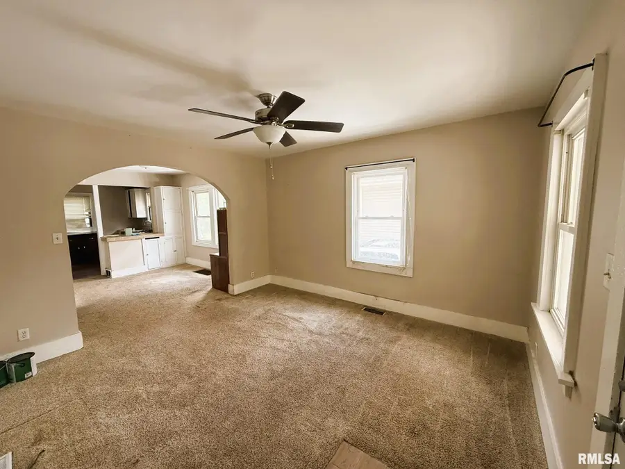 2336 S 11th Street, Springfield, IL 62702 - #2