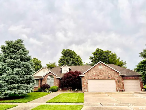 24 Wadsworth Drive, Jacksonville, IL 62650