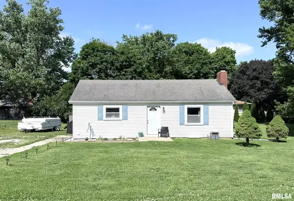 201 S Olin Street, Altona, IL 61414