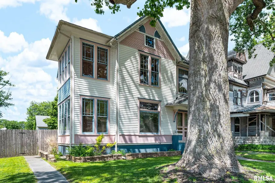 524 N Broad Street, Galesburg, IL 61401 - #2