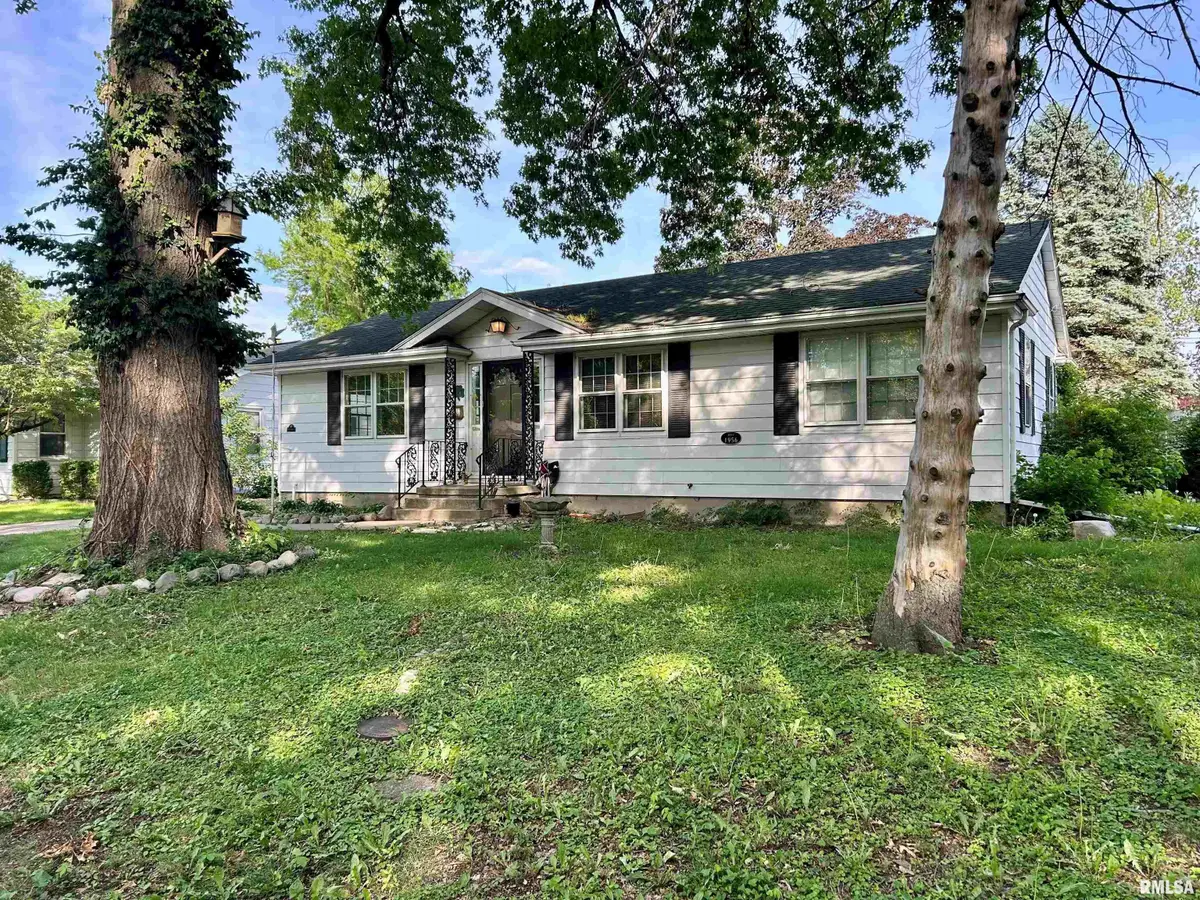 924 Westview Drive, Springfield, IL 62704-0000 - #1