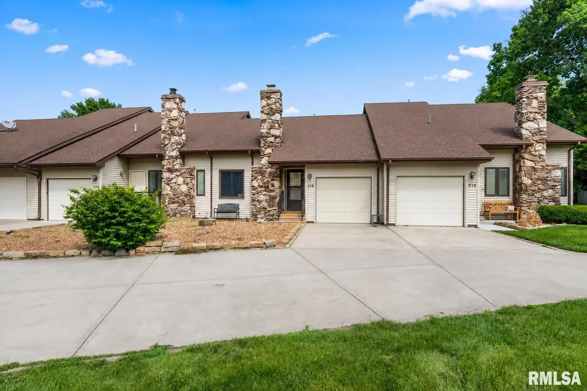 518 N Springfield Street, Virden, IL 62690 - #1