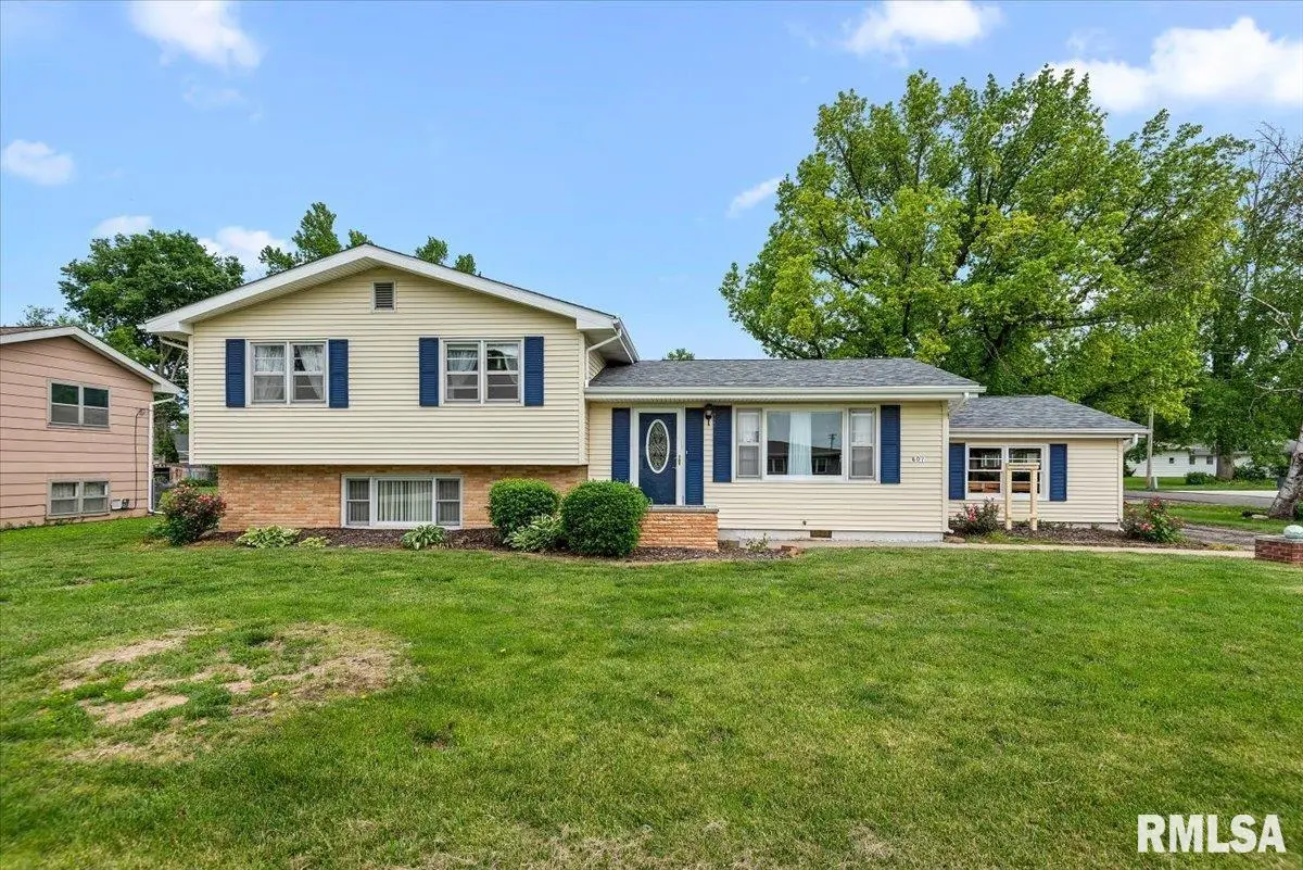 601 South Grand Avenue, Chatham, IL 62629 - #1