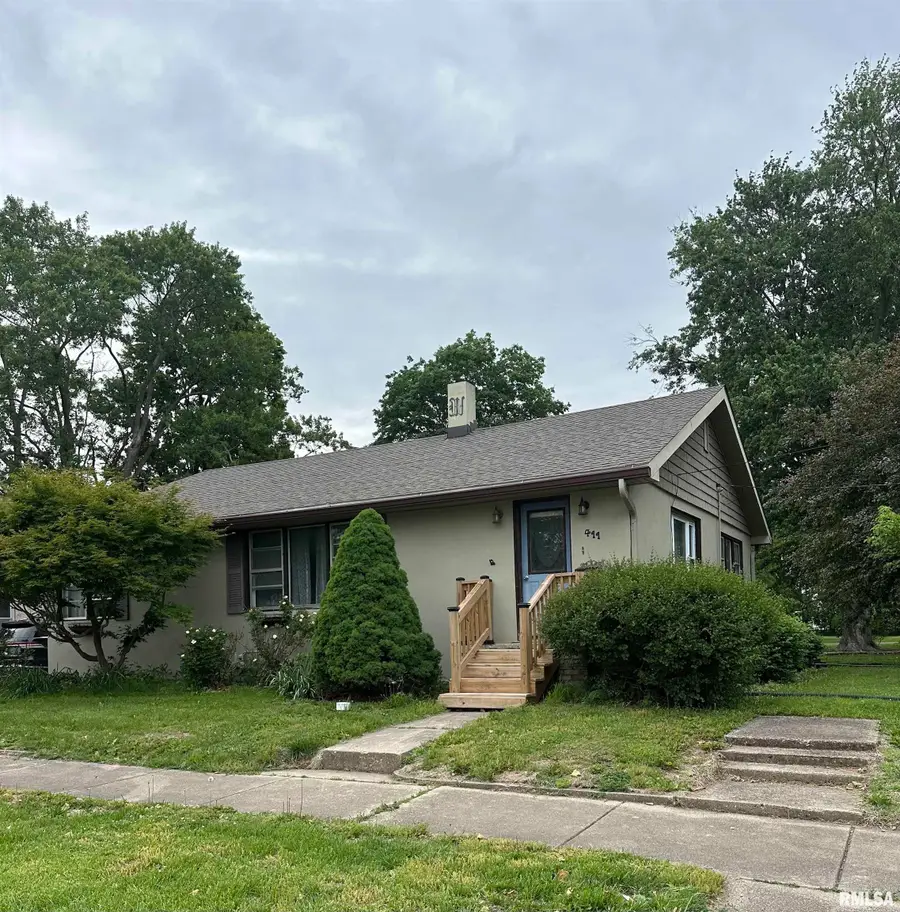 411 E North Street, Knoxville, IL 61448 - #2