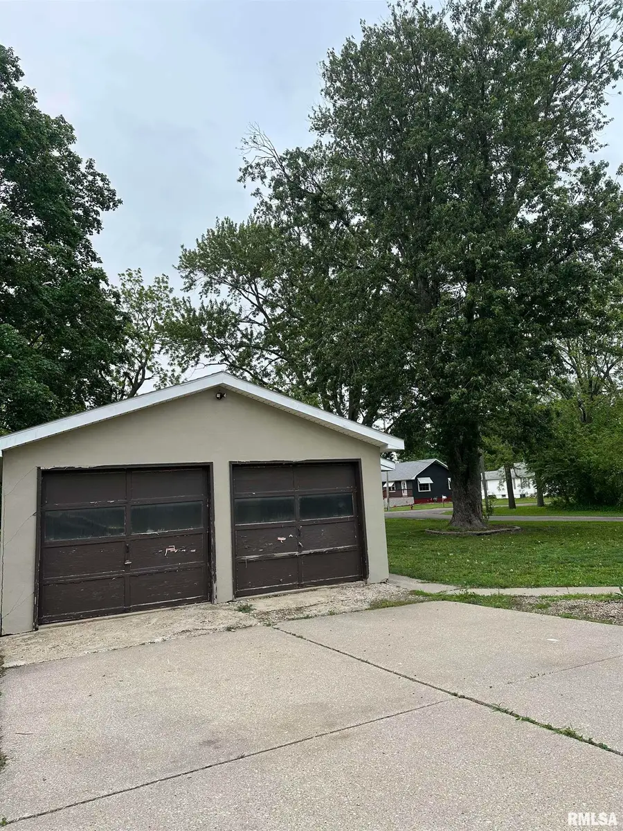 411 E North Street, Knoxville, IL 61448 - #3
